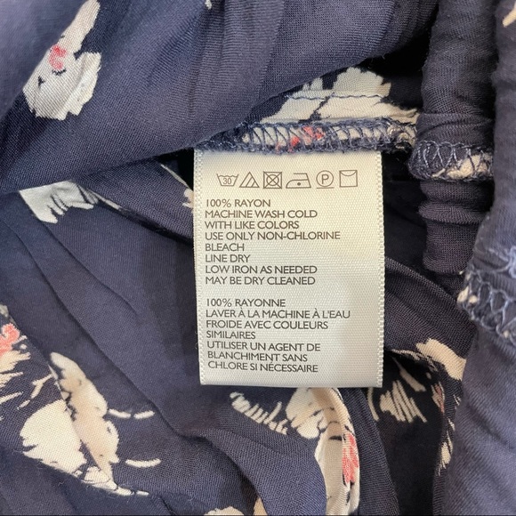 UO Kimchi Blue Navy Floral Romper - Picture 6 of 9